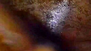 잠 못 이루는 외로운 남자, 침대에서 자위하기로 해 - 홈메이드 이탈리아 아시아 미국 영국 네덜란드 브라질