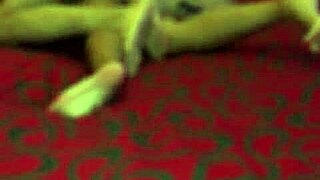 I fucked my girlfriend in the motel and she asked for cum loudly