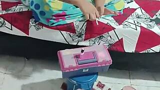 pregnant colombian wife gets blowjob while doing nails at home