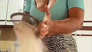 i watch this young 18+ usa girl do live in short clothes almost naked