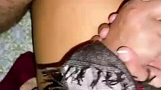 زوجة ديسي طيز كبيرة في غرفة النوم بحميمية ساخنة