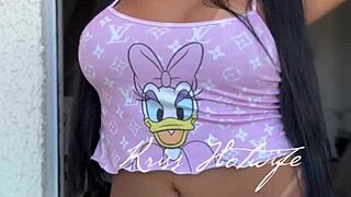 A vizinha peladinha te espera no melhor fan club