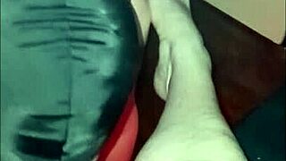 Mistress Kantalie humiliates slave Ebed at the Amazones cross in this outdoor bdsm session!