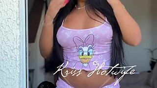 A vizinha peladinha te espera no melhor fan club