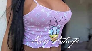 A vizinha peladinha te espera no melhor fan club