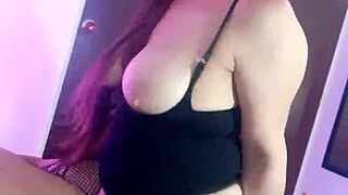 Sexy vaquera Valery S�enz rides hard with tight pussy in hardcore