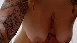 Trying to convince my man to leave his wife for flashing