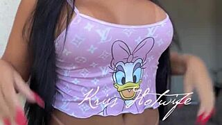 A vizinha peladinha te espera no melhor fan club