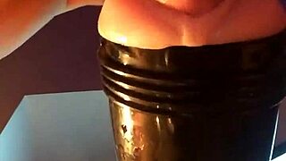 amateur guy fucking his fleshlight in homemade video