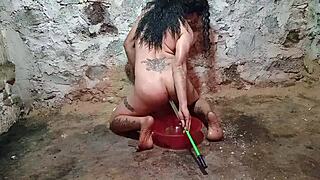 Я попробовала анальный секс с огурцом, странно но весело