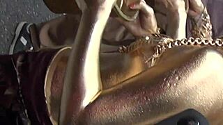 大須金粉ショー　衣装がずれて乳首丸見え NUDE