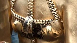 大須金粉ショー　衣装がずれて乳首丸見え NUDE