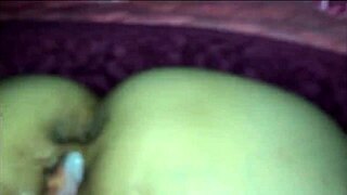 por favor preciso sentir seu pau entrando em mim