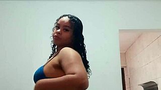 hot latina dances funk showing tits