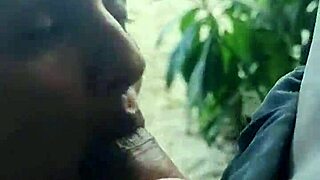 Exhibitionist couple fucks on beach, stranger joins for cumshot?