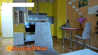 i'm showing my big tits and ass on webcam