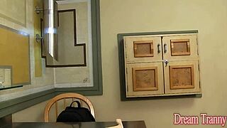 Deborah Tavares plugs asshole while masturbating