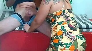 Man, fudendo gostoso na sala with that couple licking pussy