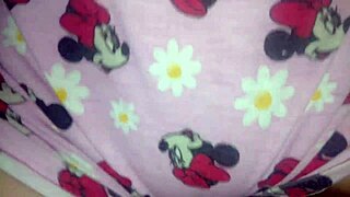 น้ำพุ่งเข้ารูหีสาวพยาบาลหีสวยเปิดบริสุทธิ์จนน้ำแตกเข้าไปในรูหี with creampie and tight shaved pussy.