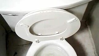 Nacktfoto löst heftige Piss-Dusche aus