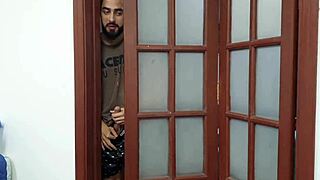 Exibindo O Que P Vizinho Mais Gosta! Watch This Muscular Brazilian Milf Flash Big Clit And Take Creampie From Monster Cock!