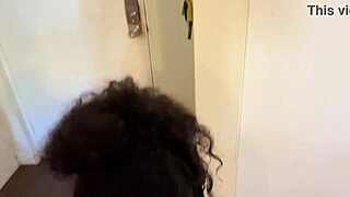 Sascha Stage besøger naboen for interracial sjov og hard knep