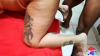 Susan flaunts her bikini tan lines on all fours in lingerie. The amateur USA milf makes the boy cum way too quick in this chubby curvy scene