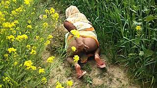 Indian Teen 18+ Enjoys Outdoor Public Pussy Fucking