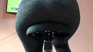 Amateur Gym Lover In Leggings Pees Pants During Solo Workout Fetish Session