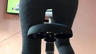 Amateur Gym Lover In Leggings Pees Pants During Solo Workout Fetish Session