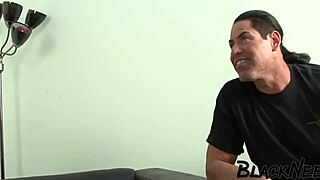 9インチBBCが金髪小乳スラットをガン突きファック