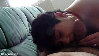 Chienne casually narrates her amateur blowjob adventure that ends with a hot cumshot and facial finish.