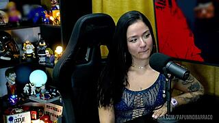 Bi mejia shows how she likes getting fucked on podcast table. Ruan couldn't resist kissing her feet sensually outdoors.