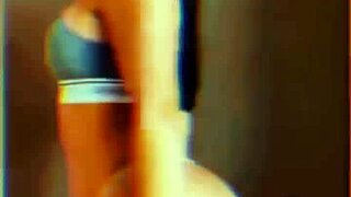 Look at this safada rebolando and dancing funk so wildly!