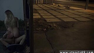 Garota 18+ experimenta bondage elétrico na primeira dominação extrema