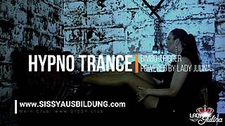 Chatting about sissy bimbo hypnosis triggers in German trance sessions