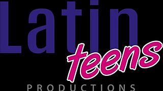 Dünne Latina-Schlampe Jazmine White in rauer BBC-DP mit Arsch-zu-Mund und Cum-Swallow-Orgasmus