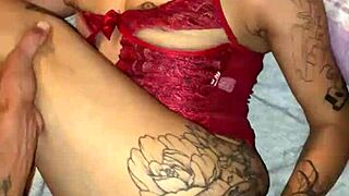 Pau Na Garganta Da Morena Gostosa