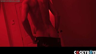 leo louis fingers and fucks sean ford's power bottom