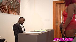 je baise ma secretaire a labsence de ma femme with big ass lingerie