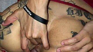 Pau Na Garganta Da Morena Gostosa