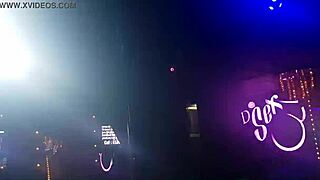 18 Años Latina Teen Dancing On Desk