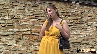 Alice Exige Un Gaillard Sévère Pour Son Plaisir!