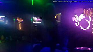 18 Años Latina Teen Dancing On Desk