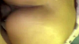 Sexo casero with homemade Latina riding cowgirl before sleep. Real couple gives sexy amateur action in bed! 🔥😘