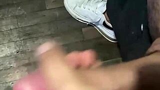 me masturbo con el video que me mando una señora con marido se los dejo al final para que lo disfruten