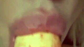 Sweet emotions from elzakom's cute pussy play