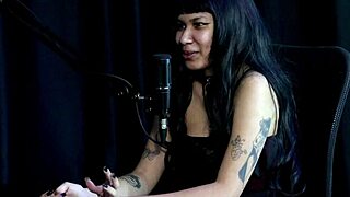 She answers who she sucks sits or passes without much pain wants recognition and the family that judged her - Indiazinha watch on sheer red