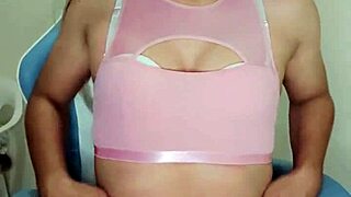 Why not enjoy this linda rosadita transexual with her polla rosada?