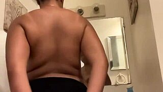 I love shaking my big ass and tits while twerking homemade style